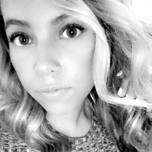 Meet your Posher, Yesenia